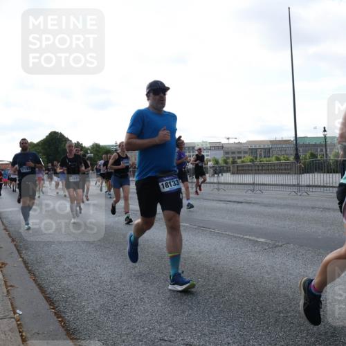 29.06.2025 - hella hamburg halbmarathon Lena Gebhardt http://msf.ph/oto/8295495 29.06.2025 09:59:06 Lombardsbrücke 17383, 11542, 35446, 181334, 154, 9869, 1319, 1410, 1485, 1506, 1715, 1719, 1727, 1946, 1951, 1972, 2282, 2741, 2840, 2883, 2907, 2911, 3037, 3112, 3334, 3715, 3952, 4120, 4167, 4467, 4839, 5077, 5084, 5299, 5391, 5420, 5457, 5458, 5492, 5866, 6294, 6390, 6399, 6416, 6629, 6657, 7033, 7037, 7082, 7129, 7130, 7232, 7369, 7395, 7716, 7732, 7864, 8068, 8322, 8509, 8639, 8721, 8772, 8798, 9655, 9727, 9770, 9884, 9922, 10266, 10488 meine-sportfotos.de