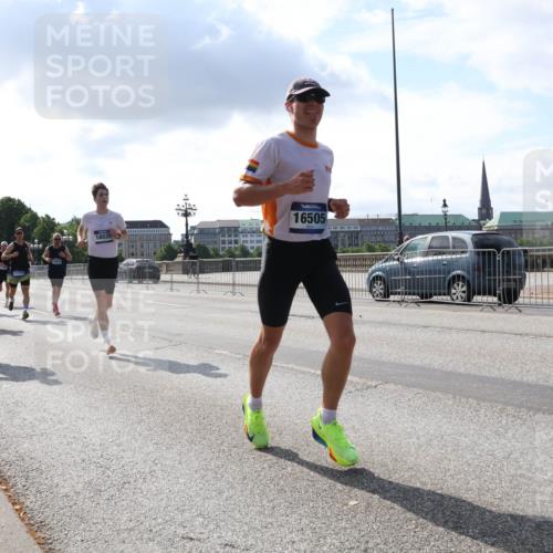29.06.2025 - hella hamburg halbmarathon Lena Gebhardt http://msf.ph/oto/8295604 29.06.2025 09:46:42 Lombardsbrücke 12899, 17137, 18026, 16505, 1053, 1344, 1411, 1577, 1889, 2243, 3843, 3955, 4477, 4944, 5048, 5152, 5193, 5660, 6683, 7080, 7466, 7534, 7622, 7628, 7845, 7867, 7901, 8312, 8323, 8784, 8864, 8956, 10298, 10477, 10865, 10927, 10929, 11230, 11304, 11661, 11898, 12447, 12899, 12987, 13199, 13252, 13493, 13494, 13617, 13729, 13961, 14276, 14310, 15391, 15902, 16065, 16140, 16243, 16811, 16931, 16957, 17213 meine-sportfotos.de