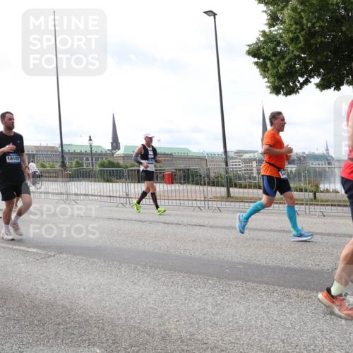 29.06.2025 - hella hamburg halbmarathon Lena Gebhardt http://msf.ph/oto/8295631 29.06.2025 10:21:30 Lombardsbrücke 117, 227, 3817, 737, 16107, 1028, 1072, 1266, 1401, 1658, 1668, 2271, 2383, 2529, 2635, 2815, 2956, 2986, 3122, 3161, 3453, 3770, 3817, 3825, 3826, 4375, 4376, 4697, 4786, 5061, 5122, 5373, 5395, 5412, 5493, 5759, 5767, 5957, 6086, 6103, 6275, 6308, 6475, 6805, 6844, 7228, 7375, 7522, 7553, 7608, 7612, 7781, 8095, 8286, 8715, 8726, 8844, 8896, 9100, 9108, 9369, 9483, 9499, 9501, 9532, 9624, 10374, 10602, 10874, 11698, 12175, 13057, 13508 meine-sportfotos.de