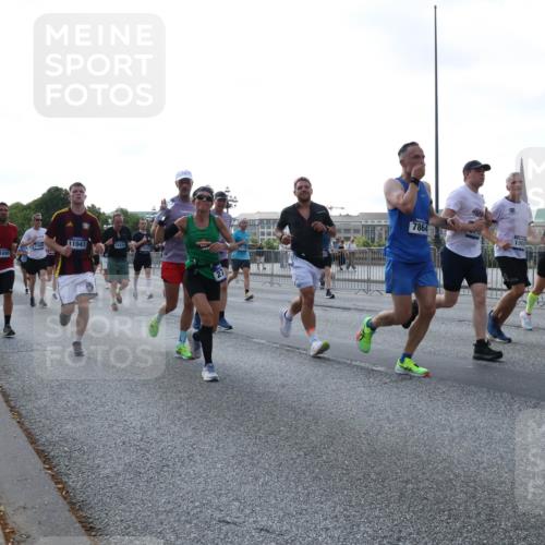 29.06.2025 - hella hamburg halbmarathon Lena Gebhardt http://msf.ph/oto/8295635 29.06.2025 09:59:11 Lombardsbrücke 12495, 11041, 16334, 7864, 1900, 1319, 1366, 1410, 1485, 1506, 1595, 1715, 1719, 1946, 1951, 1972, 2282, 2741, 2840, 2907, 2911, 3037, 3112, 3334, 3715, 3952, 4467, 4839, 5077, 5084, 5299, 5391, 5420, 5457, 5458, 5465, 5492, 5866, 6294, 6390, 6399, 6414, 6415, 6416, 6629, 6657, 7033, 7037, 7082, 7129, 7130, 7232, 7369, 7395, 7732, 7833, 7864, 8068, 8322, 8509, 8542, 8639, 8652, 8721, 8772, 8798, 8929, 9655, 9727, 9770, 9884, 9903, 9922, 10020, 10266, 10488 meine-sportfotos.de