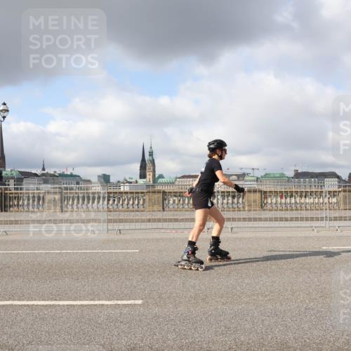 29.06.2025 - hella hamburg halbmarathon Lena Gebhardt http://msf.ph/oto/8295660 29.06.2025 09:06:00 Lombardsbrücke  meine-sportfotos.de