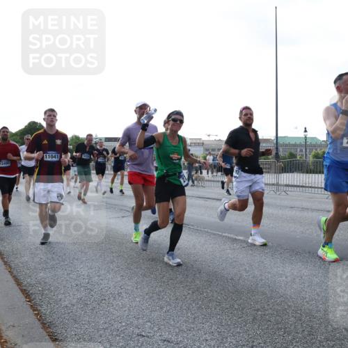 29.06.2025 - hella hamburg halbmarathon Lena Gebhardt http://msf.ph/oto/8295663 29.06.2025 09:59:11 Lombardsbrücke 1506, 11041, 16334, 12495, 7864, 19047, 1319, 1366, 1410, 1485, 1506, 1595, 1715, 1719, 1946, 1951, 1972, 2282, 2741, 2840, 2907, 2911, 3037, 3112, 3334, 3715, 3952, 4467, 4839, 5077, 5084, 5299, 5391, 5420, 5457, 5458, 5465, 5492, 5866, 6294, 6390, 6399, 6414, 6415, 6416, 6629, 6657, 7033, 7037, 7082, 7129, 7130, 7232, 7369, 7395, 7732, 7833, 7864, 8068, 8322, 8509, 8542, 8639, 8652, 8721, 8772, 8798, 8929, 9655, 9727, 9770, 9884, 9903, 9922, 10020, 10266, 10488 meine-sportfotos.de