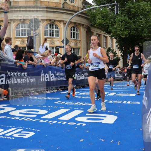 29.06.2025 - hella hamburg halbmarathon Strokosch-Dieckow http://msf.ph/oto/8295733 29.06.2025 10:51:45 Ziel 2396, 2818, 2823, 2880, 4297, 6286, 7224, 8710, 8819, 8856, 9793, 9959, 12224, 14012, 14458, 15427, 15496, 15727, 15831, 15899, 16907, 17682, 17815, 17962, 19020, 19053, 19137 meine-sportfotos.de