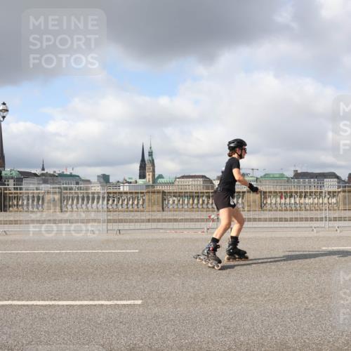 29.06.2025 - hella hamburg halbmarathon Lena Gebhardt http://msf.ph/oto/8295771 29.06.2025 09:06:00 Lombardsbrücke  meine-sportfotos.de