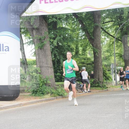 29.06.2025 - hella hamburg halbmarathon KatJ http://msf.ph/oto/8295784 29.06.2025 10:13:31 Zwischen KM18-KM19 6699 meine-sportfotos.de