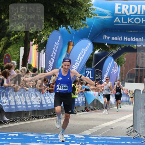 29.06.2025 - hella hamburg halbmarathon Strokosch-Dieckow http://msf.ph/oto/8295812 29.06.2025 10:18:39 Ziel 15495 meine-sportfotos.de