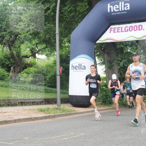 29.06.2025 - hella hamburg halbmarathon KatJ http://msf.ph/oto/8295820 29.06.2025 10:42:48 Zwischen KM18-KM19 3048, 3435, 8311, 8573, 8639 meine-sportfotos.de