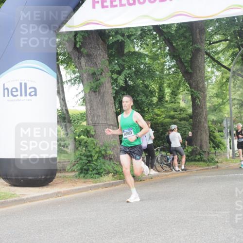 29.06.2025 - hella hamburg halbmarathon KatJ http://msf.ph/oto/8295855 29.06.2025 10:13:31 Zwischen KM18-KM19 6699 meine-sportfotos.de