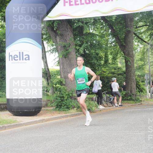29.06.2025 - hella hamburg halbmarathon KatJ http://msf.ph/oto/8295893 29.06.2025 10:13:31 Zwischen KM18-KM19 6699 meine-sportfotos.de