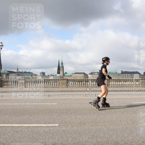 29.06.2025 - hella hamburg halbmarathon Lena Gebhardt http://msf.ph/oto/8295904 29.06.2025 09:06:00 Lombardsbrücke  meine-sportfotos.de
