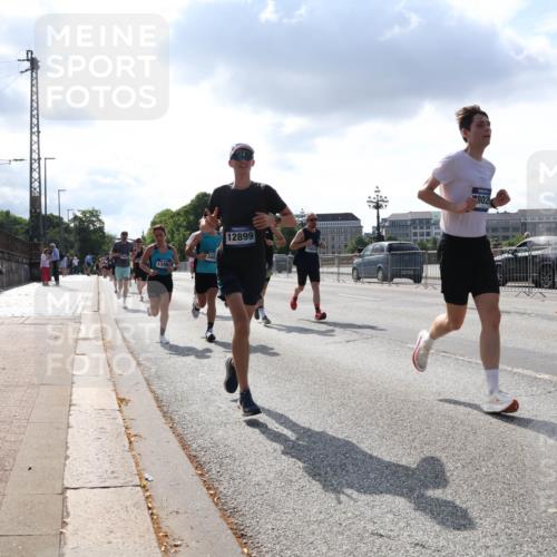 29.06.2025 - hella hamburg halbmarathon Lena Gebhardt http://msf.ph/oto/8295972 29.06.2025 09:46:43 Lombardsbrücke 1349, 349, 12899, 802, 1053, 1344, 1411, 1577, 1889, 2243, 3955, 4477, 4944, 5048, 5152, 5193, 5660, 6683, 7080, 7466, 7534, 7622, 7628, 7845, 7867, 7901, 8312, 8323, 8784, 8864, 8956, 10298, 10477, 10865, 10927, 10929, 11230, 11304, 11661, 11898, 12447, 12899, 12987, 13199, 13252, 13493, 13494, 13617, 13729, 13961, 14276, 14310, 14385, 15391, 15902, 16065, 16140, 16243, 16811, 16931, 16957, 17213 meine-sportfotos.de