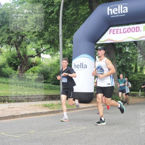 29.06.2025 - hella hamburg halbmarathon KatJ http://msf.ph/oto/8295973 29.06.2025 10:42:48 Zwischen KM18-KM19 3048, 3435, 8311, 8573, 8639 meine-sportfotos.de