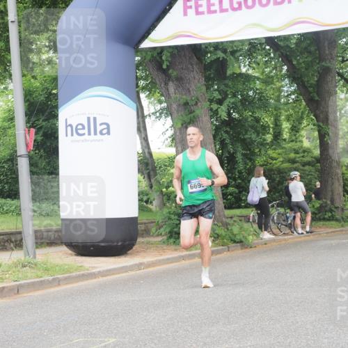 29.06.2025 - hella hamburg halbmarathon KatJ http://msf.ph/oto/8295986 29.06.2025 10:13:31 Zwischen KM18-KM19 6699 meine-sportfotos.de