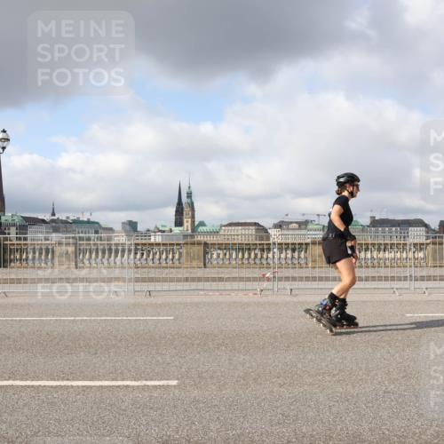 29.06.2025 - hella hamburg halbmarathon Lena Gebhardt http://msf.ph/oto/8296075 29.06.2025 09:06:00 Lombardsbrücke  meine-sportfotos.de