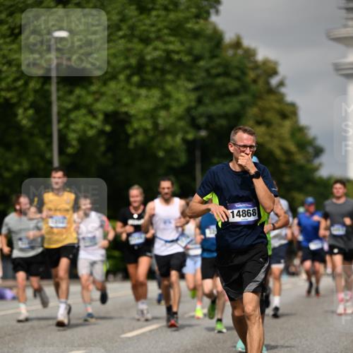 29.06.2025 - hella hamburg halbmarathon Dr. Thomas Lammeyer http://msf.ph/oto/8296092 29.06.2025 10:16:15 Kennedybrücke 1249, 1610, 1785, 1850, 1851, 2963, 2964, 3182, 3248, 3262, 3746, 4453, 4499, 5150, 5166, 5176, 6822, 6871, 6966, 7907, 8206, 8207, 8971, 9119, 9253, 9405, 9428, 10402, 10685 meine-sportfotos.de