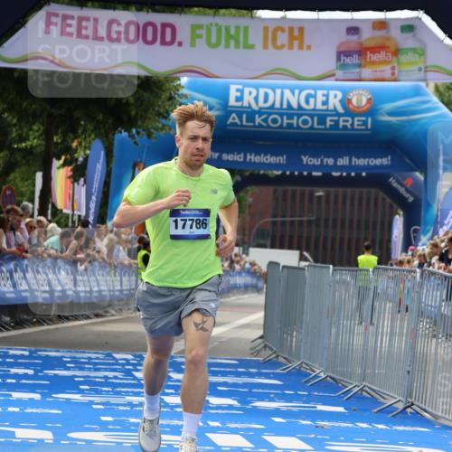 29.06.2025 - hella hamburg halbmarathon Strokosch-Dieckow http://msf.ph/oto/8296098 29.06.2025 10:18:09 Ziel 17786 meine-sportfotos.de