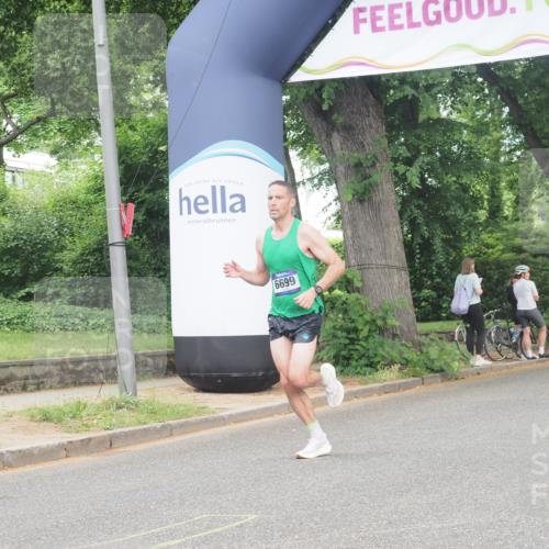 29.06.2025 - hella hamburg halbmarathon KatJ http://msf.ph/oto/8296121 29.06.2025 10:13:32 Zwischen KM18-KM19 6699 meine-sportfotos.de