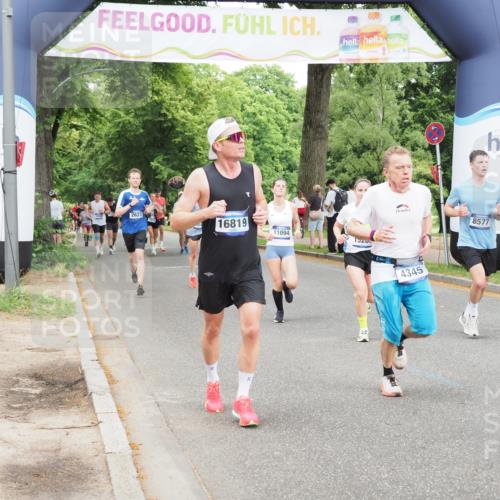 29.06.2025 - hella hamburg halbmarathon MichiJ http://msf.ph/oto/8296132 29.06.2025 10:34:15 Zwischen KM18-KM19 2189, 2842, 4091, 4237, 4345, 4949, 5472, 6388, 8577, 11094, 13940, 14034, 14804, 14911, 15206, 15563, 15900, 16081, 16819, 17190, 18346 meine-sportfotos.de