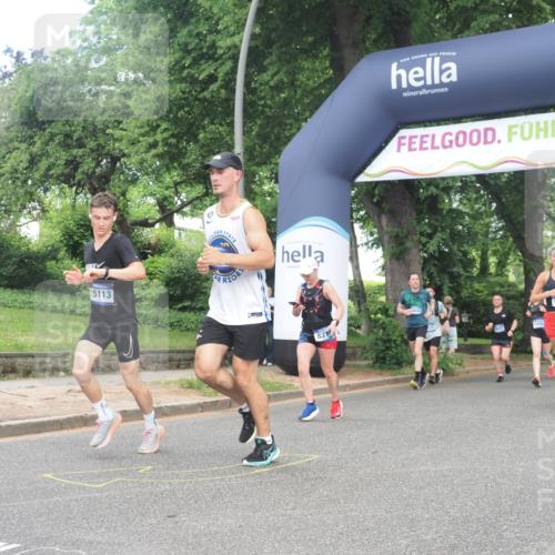 29.06.2025 - hella hamburg halbmarathon KatJ http://msf.ph/oto/8296148 29.06.2025 10:42:49 Zwischen KM18-KM19 3048, 3435, 5643, 8311, 8639 meine-sportfotos.de
