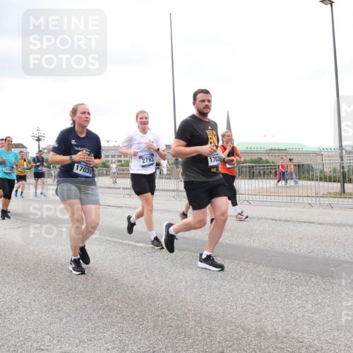 29.06.2025 - hella hamburg halbmarathon Lena Gebhardt http://msf.ph/oto/8296175 29.06.2025 10:56:07 Lombardsbrücke 16336, 15199, 17039, 2793, 17038, 1113, 1738, 1909, 2095, 2793, 2915, 3101, 3244, 3257, 3268, 4083, 4265, 4354, 4470, 4473, 4836, 4896, 5220, 5222, 5306, 5575, 5580, 5693, 5757, 5994, 6055, 6056, 6113, 6257, 6494, 6594, 6690, 6968, 7025, 7028, 7516, 7616, 7969, 8005, 8110, 8305, 8517, 8527, 8532, 8533, 8648, 8766, 9383, 9435, 9548, 9606, 9838, 9861, 9865, 9948, 9953, 9956, 10436, 10438, 10449, 10593, 10640, 10740, 10784, 10987, 11903, 11962, 11963, 12695 meine-sportfotos.de
