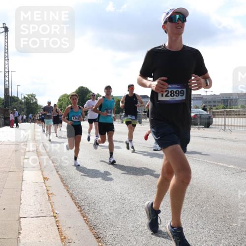 29.06.2025 - hella hamburg halbmarathon Lena Gebhardt http://msf.ph/oto/8296188 29.06.2025 09:46:44 Lombardsbrücke 1349, 493, 17137, 2899, 1053, 1344, 1411, 1577, 1889, 2243, 3955, 4477, 4944, 5048, 5152, 5193, 5660, 6683, 7080, 7466, 7534, 7622, 7628, 7845, 7867, 7901, 8312, 8323, 8784, 8864, 8956, 10298, 10477, 10865, 10927, 10929, 11230, 11304, 11661, 11898, 12447, 12899, 12987, 13199, 13252, 13493, 13494, 13617, 13729, 13961, 14276, 14310, 14385, 15391, 15902, 16065, 16140, 16243, 16811, 16931, 16957, 17213 meine-sportfotos.de