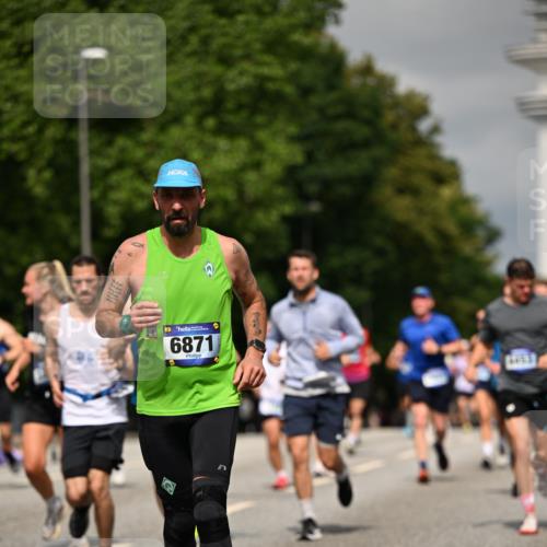 29.06.2025 - hella hamburg halbmarathon Dr. Thomas Lammeyer http://msf.ph/oto/8296215 29.06.2025 10:16:17 Kennedybrücke 1249, 1610, 1785, 1850, 1851, 2963, 2964, 3182, 3248, 3262, 3746, 4453, 4499, 5150, 5166, 5176, 6822, 6871, 7907, 8206, 8207, 8917, 8971, 9253, 9405, 9428, 10402, 10685 meine-sportfotos.de