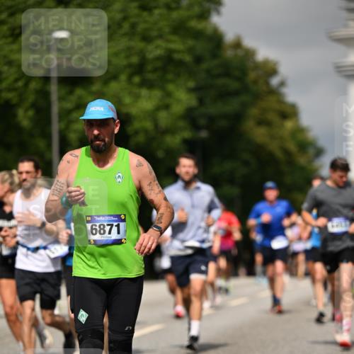 29.06.2025 - hella hamburg halbmarathon Dr. Thomas Lammeyer http://msf.ph/oto/8296221 29.06.2025 10:16:17 Kennedybrücke 1249, 1610, 1785, 1850, 1851, 2963, 2964, 3182, 3248, 3262, 3746, 4453, 4499, 5150, 5166, 5176, 6822, 6871, 7907, 8206, 8207, 8917, 8971, 9253, 9405, 9428, 10402, 10685 meine-sportfotos.de