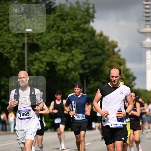 29.06.2025 - hella hamburg halbmarathon Dr. Thomas Lammeyer http://msf.ph/oto/8296242 29.06.2025 09:53:36 Kennedybrücke 1615, 1675, 1800, 1803, 1975, 2324, 2415, 2568, 2826, 2949, 3332, 3431, 3530, 4303, 4425, 4528, 5248, 5409, 5436, 5791, 5803, 6529, 6682, 7495, 7774, 7796, 8629, 8925, 9017, 9294, 9302, 9711, 9979, 10894 meine-sportfotos.de