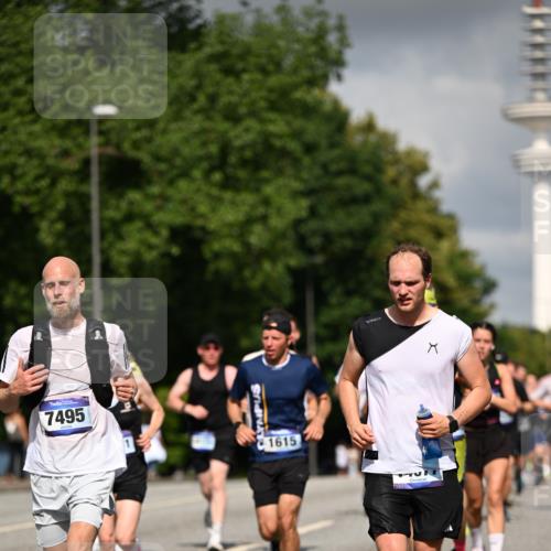 29.06.2025 - hella hamburg halbmarathon Dr. Thomas Lammeyer http://msf.ph/oto/8296248 29.06.2025 09:53:36 Kennedybrücke 1615, 1675, 1800, 1803, 1975, 2324, 2415, 2568, 2826, 2949, 3332, 3431, 3530, 4303, 4425, 4528, 5248, 5409, 5436, 5791, 5803, 6529, 6682, 7495, 7774, 7796, 8629, 8925, 9017, 9294, 9302, 9711, 9979, 10894 meine-sportfotos.de