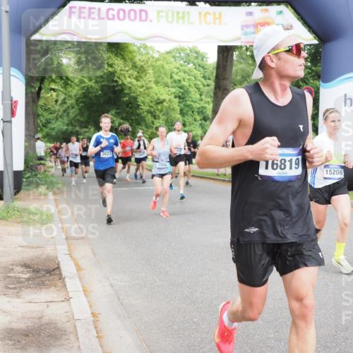 29.06.2025 - hella hamburg halbmarathon MichiJ http://msf.ph/oto/8296264 29.06.2025 10:34:16 Zwischen KM18-KM19 2189, 2842, 4091, 4237, 4345, 4949, 5472, 6388, 7056, 8577, 11094, 13940, 14034, 14804, 14911, 15206, 15563, 15900, 16081, 16819, 17190, 18346 meine-sportfotos.de
