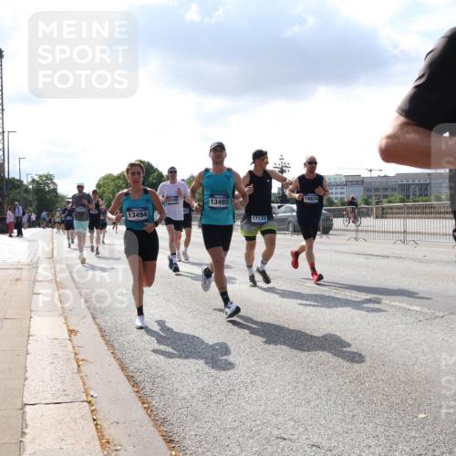29.06.2025 - hella hamburg halbmarathon Lena Gebhardt http://msf.ph/oto/8296284 29.06.2025 09:46:44 Lombardsbrücke 13494, 13199, 13493, 17137, 18824, 12, 1053, 1344, 1411, 1577, 1889, 2243, 3955, 4477, 4944, 5048, 5152, 5193, 5660, 6683, 7080, 7466, 7534, 7622, 7628, 7845, 7867, 7901, 8312, 8323, 8784, 8864, 8956, 10298, 10477, 10865, 10927, 10929, 11230, 11304, 11661, 11898, 12447, 12899, 12987, 13199, 13252, 13493, 13494, 13617, 13729, 13961, 14276, 14310, 14385, 15391, 15902, 16065, 16140, 16243, 16811, 16931, 16957, 17213 meine-sportfotos.de