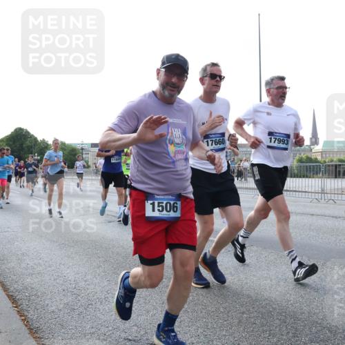 29.06.2025 - hella hamburg halbmarathon Lena Gebhardt http://msf.ph/oto/8296335 29.06.2025 09:59:14 Lombardsbrücke 17660, 11689, 1506, 17993, 1026, 1319, 1366, 1410, 1485, 1506, 1595, 1642, 1715, 1719, 1972, 2282, 2630, 2741, 2911, 3037, 3112, 3334, 3715, 3952, 4467, 4839, 5299, 5391, 5420, 5457, 5458, 5465, 5492, 5866, 6294, 6390, 6399, 6414, 6415, 6416, 6629, 6657, 7033, 7037, 7129, 7130, 7232, 7369, 7395, 7732, 7833, 7864, 8068, 8322, 8509, 8542, 8639, 8652, 8721, 8772, 8798, 8929, 9655, 9727, 9770, 9884, 9903, 9922, 10020, 10266, 10488 meine-sportfotos.de