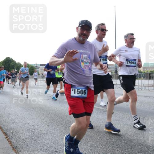 29.06.2025 - hella hamburg halbmarathon Lena Gebhardt http://msf.ph/oto/8296347 29.06.2025 09:59:14 Lombardsbrücke 18587, 703, 11689, 18180, 17660, 17993, 1506, 102, 1319, 1366, 1410, 1485, 1506, 1595, 1642, 1715, 1719, 1972, 2282, 2630, 2741, 2911, 3037, 3112, 3334, 3715, 3952, 4467, 4839, 5299, 5391, 5420, 5457, 5458, 5465, 5492, 5866, 6294, 6390, 6399, 6414, 6415, 6416, 6629, 6657, 7033, 7037, 7129, 7130, 7232, 7369, 7395, 7732, 7833, 7864, 8068, 8322, 8509, 8542, 8639, 8652, 8721, 8772, 8798, 8929, 9655, 9727, 9770, 9884, 9903, 9922, 10020, 10266, 10488 meine-sportfotos.de