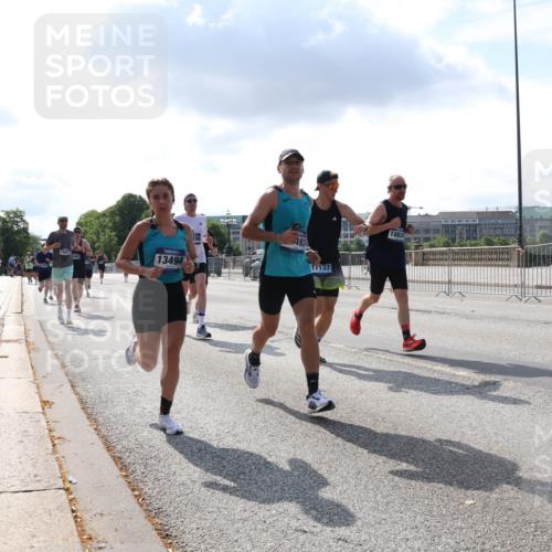 29.06.2025 - hella hamburg halbmarathon Lena Gebhardt http://msf.ph/oto/8296350 29.06.2025 09:46:44 Lombardsbrücke 10477, 13494, 493, 17137, 1882, 1053, 1344, 1411, 1577, 1889, 2243, 3955, 4477, 4944, 5048, 5152, 5193, 5660, 6683, 7080, 7466, 7534, 7622, 7628, 7845, 7867, 7901, 8312, 8323, 8784, 8864, 8956, 10298, 10477, 10865, 10927, 10929, 11230, 11304, 11661, 11898, 12447, 12899, 12987, 13199, 13252, 13493, 13494, 13617, 13729, 13961, 14276, 14310, 14385, 15391, 15902, 16065, 16140, 16243, 16811, 16931, 16957, 17213 meine-sportfotos.de