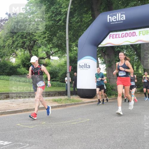 29.06.2025 - hella hamburg halbmarathon KatJ http://msf.ph/oto/8296375 29.06.2025 10:42:50 Zwischen KM18-KM19 3435, 5643, 8311, 8639 meine-sportfotos.de