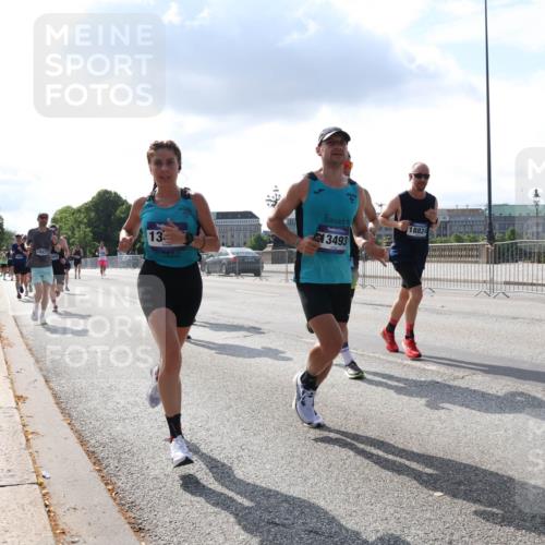 29.06.2025 - hella hamburg halbmarathon Lena Gebhardt http://msf.ph/oto/8296402 29.06.2025 09:46:45 Lombardsbrücke 10477, 13, 3493, 18824, 1053, 1344, 1411, 1577, 1889, 2243, 3955, 4477, 4944, 5048, 5152, 5193, 5660, 6683, 7080, 7466, 7534, 7622, 7628, 7867, 7901, 8312, 8323, 8784, 8864, 10298, 10477, 10865, 10927, 10929, 11230, 11304, 11661, 11898, 12447, 12899, 12987, 13199, 13252, 13493, 13494, 13617, 13729, 13961, 14069, 14276, 14310, 14385, 15902, 16065, 16140, 16243, 16811, 16931, 16957, 17213 meine-sportfotos.de