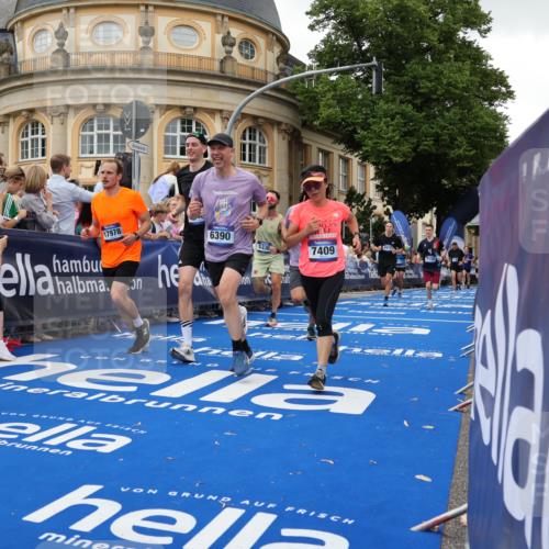 29.06.2025 - hella hamburg halbmarathon Strokosch-Dieckow http://msf.ph/oto/8296456 29.06.2025 10:52:01 Ziel 1482, 2595, 4033, 5093, 5102, 5336, 5378, 6390, 7130, 7409, 7724, 7732, 8413, 8977, 10057, 12580, 15356, 15506, 15690, 15829, 16179, 16666, 17033, 17978, 18801, 18869 meine-sportfotos.de