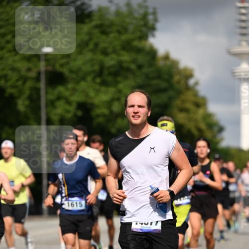 29.06.2025 - hella hamburg halbmarathon Dr. Thomas Lammeyer http://msf.ph/oto/8296462 29.06.2025 09:53:37 Kennedybrücke 1615, 1675, 1800, 1803, 1975, 2324, 2415, 2568, 2826, 2949, 3332, 3431, 3530, 4303, 4425, 4528, 5248, 5409, 5436, 5791, 5803, 6529, 6682, 7495, 7774, 7796, 8629, 8925, 9017, 9294, 9302, 9711, 9979, 10894 meine-sportfotos.de