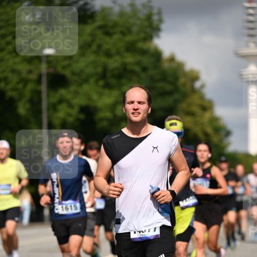 29.06.2025 - hella hamburg halbmarathon Dr. Thomas Lammeyer http://msf.ph/oto/8296466 29.06.2025 09:53:37 Kennedybrücke 1615, 1675, 1800, 1803, 1975, 2324, 2415, 2568, 2826, 2949, 3332, 3431, 3530, 4303, 4425, 4528, 5248, 5409, 5436, 5791, 5803, 6529, 6682, 7495, 7774, 7796, 8629, 8925, 9017, 9294, 9302, 9711, 9979, 10894 meine-sportfotos.de