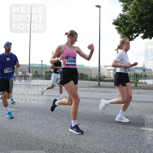 29.06.2025 - hella hamburg halbmarathon Lena Gebhardt http://msf.ph/oto/8296476 29.06.2025 09:59:15 Lombardsbrücke 15884, 11689, 1319, 1366, 1410, 1485, 1506, 1595, 1642, 1715, 1719, 1972, 2282, 2630, 2741, 2911, 3037, 3112, 3334, 3715, 4467, 4839, 5299, 5391, 5420, 5457, 5458, 5465, 5492, 5866, 6294, 6390, 6399, 6414, 6415, 6416, 6629, 7033, 7037, 7129, 7130, 7232, 7369, 7395, 7732, 7833, 7864, 8068, 8322, 8509, 8542, 8639, 8652, 8721, 8772, 8798, 8929, 9655, 9727, 9770, 9884, 9903, 9922, 10020, 10266, 10488 meine-sportfotos.de