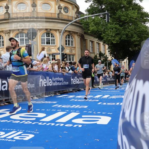 29.06.2025 - hella hamburg halbmarathon Strokosch-Dieckow http://msf.ph/oto/8296488 29.06.2025 10:52:05 Ziel 1482, 2397, 2595, 4033, 5032, 5093, 5336, 5378, 6390, 6897, 7130, 7409, 7732, 8413, 8977, 9082, 12135, 12580, 13726, 14248, 14300, 15275, 15356, 15506, 15829, 16003, 16179, 16320, 16591, 16666, 17033, 17130, 17978, 18475, 18801 meine-sportfotos.de
