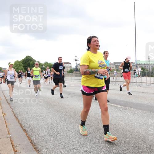 29.06.2025 - hella hamburg halbmarathon Lena Gebhardt http://msf.ph/oto/8296516 29.06.2025 10:56:08 Lombardsbrücke 14221, 8532, 5306, 10550, 1113, 1738, 1909, 2095, 2793, 2915, 3101, 3244, 3257, 3268, 4083, 4265, 4354, 4470, 4473, 4836, 4896, 5220, 5222, 5306, 5575, 5580, 5693, 5757, 5994, 6055, 6056, 6113, 6257, 6494, 6594, 6690, 6968, 7025, 7028, 7090, 7516, 7616, 7969, 8005, 8110, 8305, 8517, 8527, 8532, 8533, 8648, 8766, 9383, 9435, 9548, 9606, 9838, 9861, 9865, 9948, 9953, 9956, 10436, 10438, 10449, 10593, 10640, 10740, 10784, 10987, 11903, 11962, 11963, 12695 meine-sportfotos.de