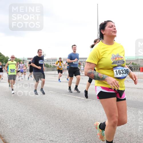 29.06.2025 - hella hamburg halbmarathon Lena Gebhardt http://msf.ph/oto/8296566 29.06.2025 10:56:09 Lombardsbrücke 4473, 14221, 8532, 5306, 7616, 16336, 1113, 1738, 1909, 2095, 2793, 2915, 3101, 3257, 3268, 4083, 4265, 4354, 4470, 4473, 4836, 4896, 5220, 5222, 5306, 5575, 5580, 5693, 5757, 5994, 6055, 6056, 6113, 6257, 6494, 6594, 6690, 6968, 7025, 7028, 7090, 7516, 7616, 7711, 7969, 8005, 8110, 8305, 8517, 8532, 8533, 8648, 8766, 9383, 9435, 9548, 9606, 9838, 9861, 9865, 9948, 9953, 9956, 10436, 10438, 10449, 10593, 10640, 10740, 10784, 10987, 11903, 11962, 11963, 12695 meine-sportfotos.de