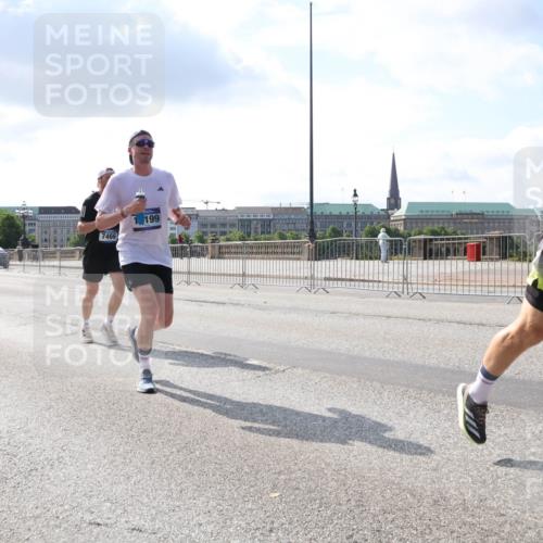 29.06.2025 - hella hamburg halbmarathon Lena Gebhardt http://msf.ph/oto/8296606 29.06.2025 09:46:46 Lombardsbrücke 0477, 7466, 1, 199, 17137, 1053, 1344, 1396, 1411, 1577, 1889, 2243, 3005, 3955, 4477, 4944, 5048, 5152, 5193, 5660, 6683, 7080, 7466, 7534, 7622, 7628, 7867, 7901, 8312, 8323, 8784, 8864, 10298, 10477, 10865, 10927, 10929, 11230, 11304, 11661, 11898, 12447, 12899, 12987, 13199, 13252, 13493, 13494, 13617, 13729, 13961, 14069, 14276, 14310, 14385, 15902, 16065, 16140, 16243, 16811, 16931, 16957, 17213 meine-sportfotos.de