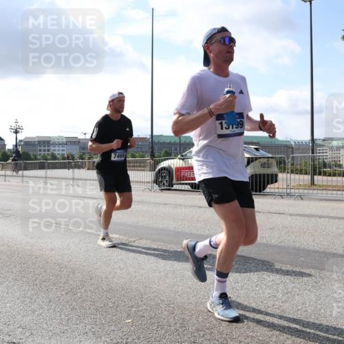 29.06.2025 - hella hamburg halbmarathon Lena Gebhardt http://msf.ph/oto/8296685 29.06.2025 09:46:46 Lombardsbrücke 7466, 13199, 1053, 1344, 1396, 1411, 1577, 1889, 2243, 3005, 3955, 4477, 4944, 5048, 5152, 5193, 5660, 6683, 7080, 7466, 7534, 7622, 7628, 7867, 7901, 8312, 8323, 8784, 8864, 10298, 10477, 10865, 10927, 10929, 11230, 11304, 11661, 11898, 12447, 12899, 12987, 13199, 13252, 13493, 13494, 13617, 13729, 13961, 14069, 14276, 14310, 14385, 15902, 16065, 16140, 16243, 16811, 16931, 16957, 17213 meine-sportfotos.de
