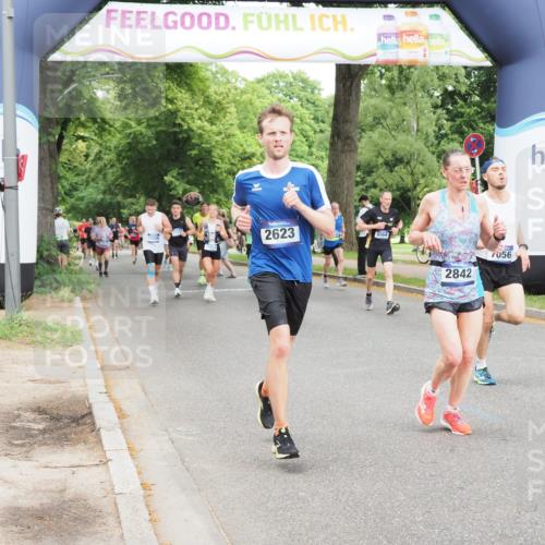 29.06.2025 - hella hamburg halbmarathon MichiJ http://msf.ph/oto/8296723 29.06.2025 10:34:18 Zwischen KM18-KM19 2623, 2842, 4091, 4237, 4345, 6388, 7056, 8564, 8577, 11094, 14034, 14804, 14911, 15206, 15563, 15900, 16081, 16819, 17190 meine-sportfotos.de
