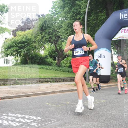 29.06.2025 - hella hamburg halbmarathon KatJ http://msf.ph/oto/8296749 29.06.2025 10:42:51 Zwischen KM18-KM19 3435, 5643, 8311, 8639 meine-sportfotos.de
