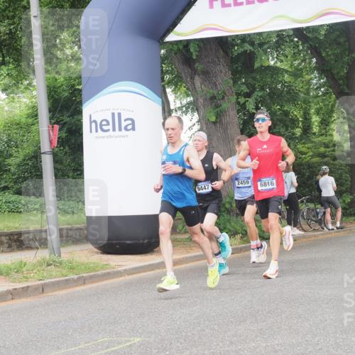 29.06.2025 - hella hamburg halbmarathon KatJ http://msf.ph/oto/8296948 29.06.2025 10:13:36 Zwischen KM18-KM19 2459, 6699, 6816 meine-sportfotos.de