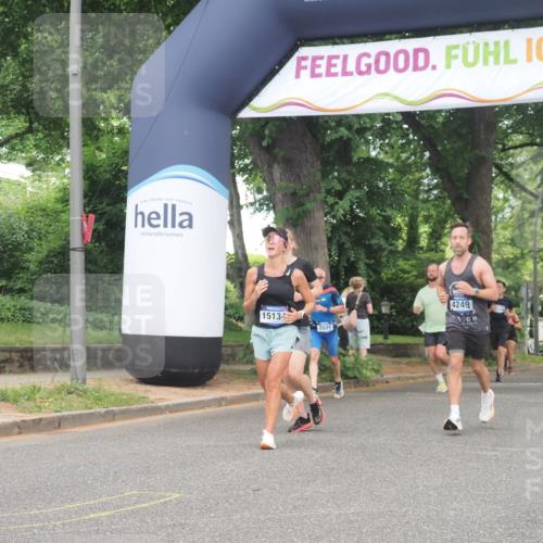 29.06.2025 - hella hamburg halbmarathon KatJ http://msf.ph/oto/8296990 29.06.2025 10:42:54 Zwischen KM18-KM19 2034, 4249, 5643, 5721, 8311, 8639 meine-sportfotos.de