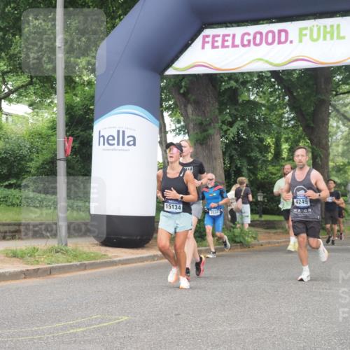 29.06.2025 - hella hamburg halbmarathon KatJ http://msf.ph/oto/8297006 29.06.2025 10:42:54 Zwischen KM18-KM19 2034, 4249, 5643, 5721, 8311, 8639 meine-sportfotos.de